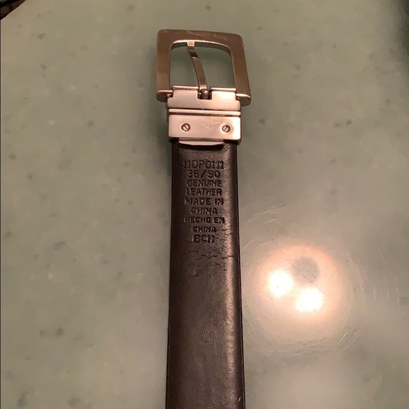 Dockers black leather belt with chrome buckle - Picture 3 of 4